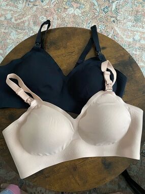 Pack of 2! Momcozy Padded Nursing Bras!